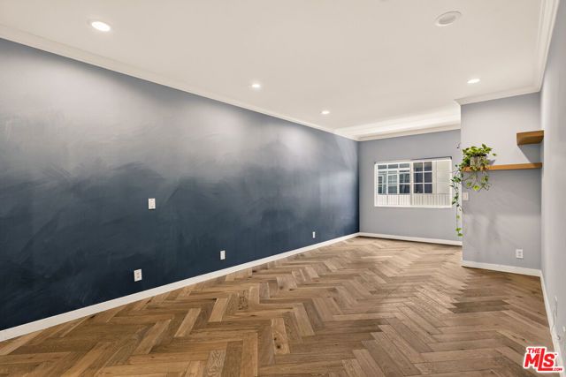 11667 Gorham Avenue 201, Los Angeles, CA 90049
