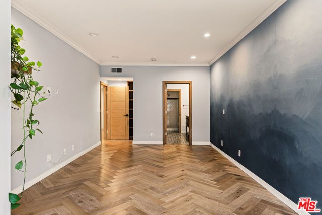 11667 Gorham Avenue 201, Los Angeles, CA 90049
