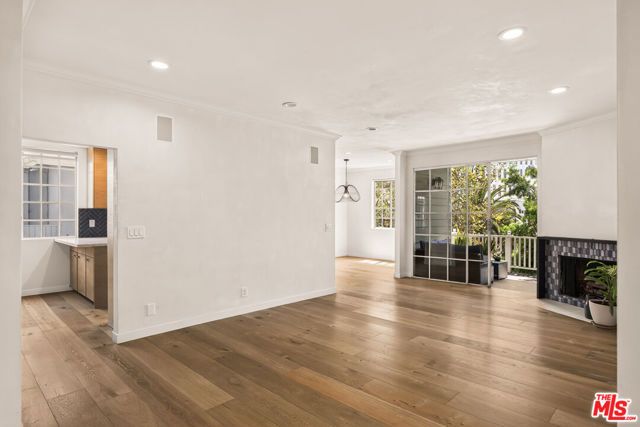 11667 Gorham Avenue 201, Los Angeles, CA 90049