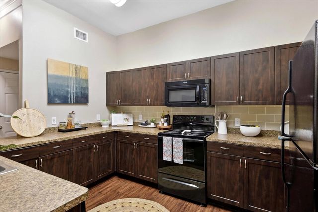 6607 Brodie Ln a1.521, Austin, TX 78745