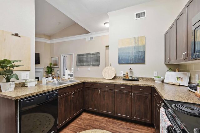6607 Brodie Ln a1.521, Austin, TX 78745