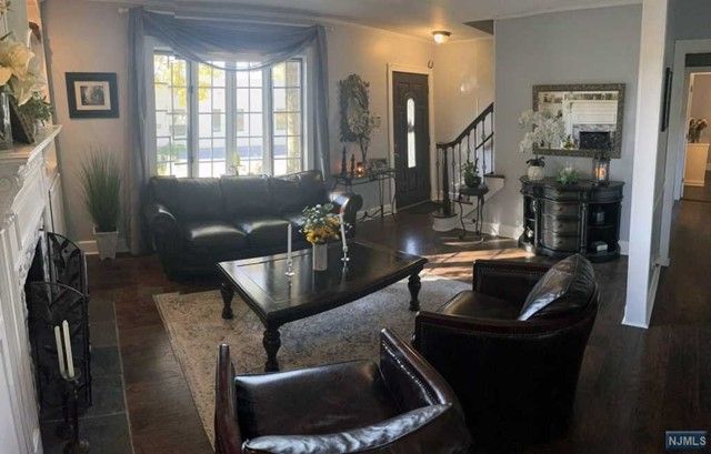 17 West Drive, Montvale, NJ 07645