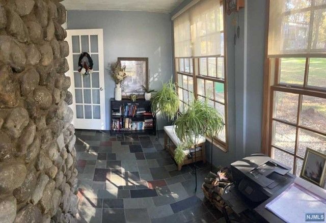 17 West Drive, Montvale, NJ 07645