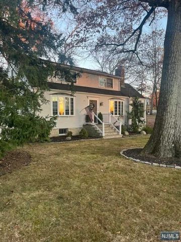 17 West Drive, Montvale, NJ 07645