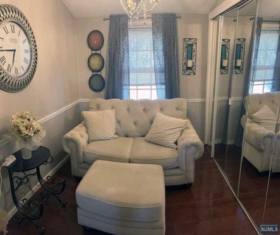 17 West Drive, Montvale, NJ 07645