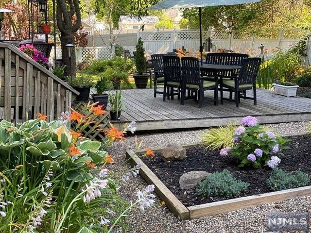 17 West Drive, Montvale, NJ 07645