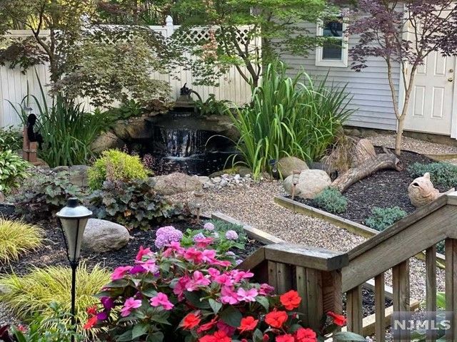 17 West Drive, Montvale, NJ 07645