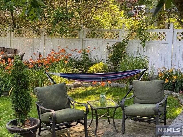 17 West Drive, Montvale, NJ 07645