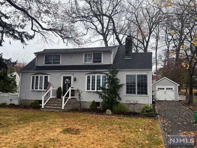 17 West Drive, Montvale, NJ 07645
