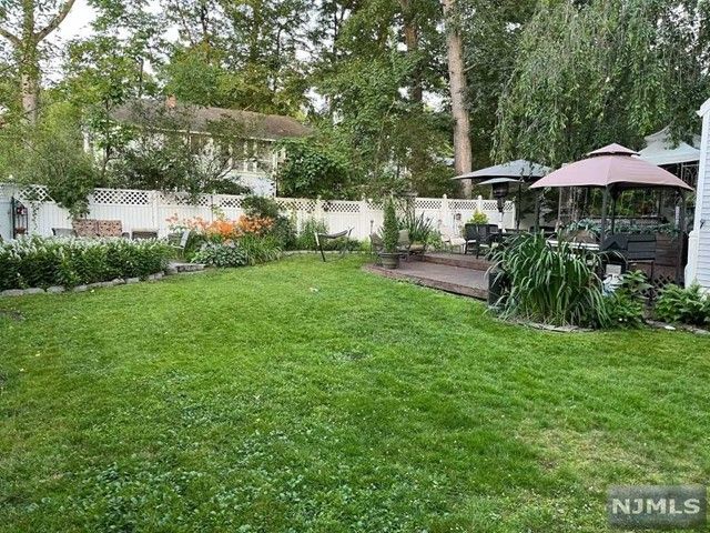 17 West Drive, Montvale, NJ 07645
