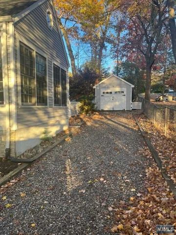 17 West Drive, Montvale, NJ 07645