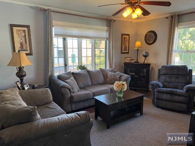17 West Drive, Montvale, NJ 07645