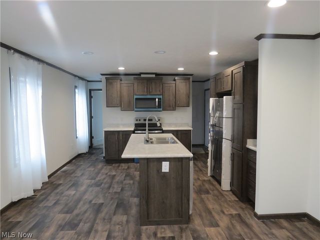 2663 Lake Breeze Drive, Madison, OH 44057