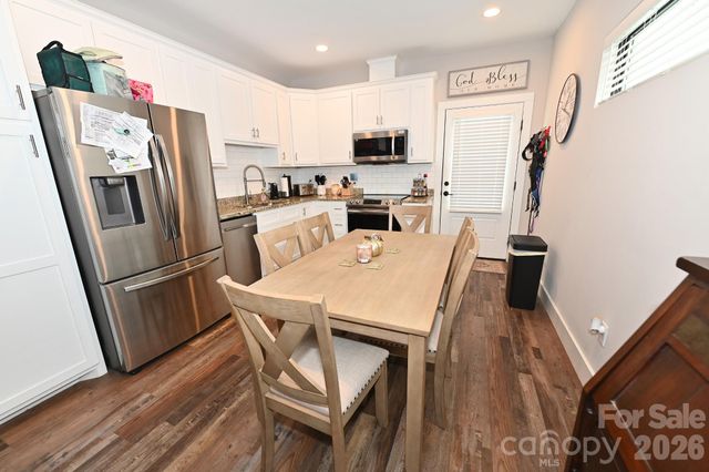 28 Cottage Court, Granite Falls, NC 28630