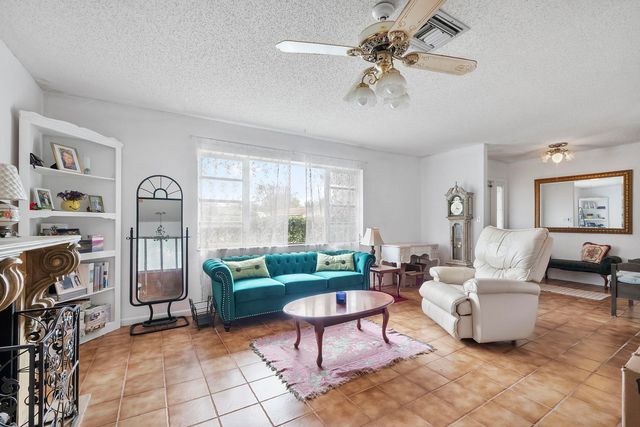 10601 NW 43rd Court, Coral Springs, FL 33065