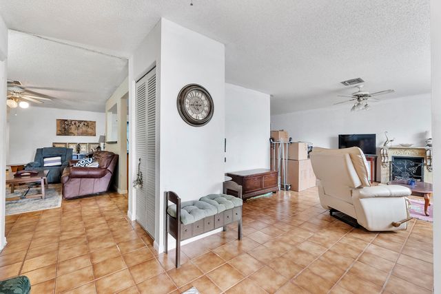 10601 NW 43rd Court, Coral Springs, FL 33065