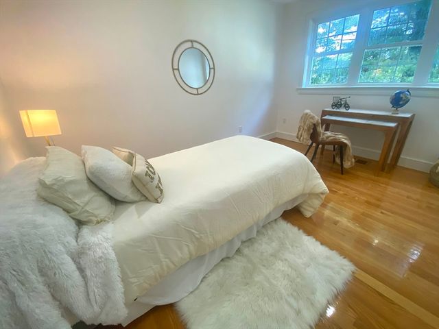 866 Salem St, Groveland, MA 01834