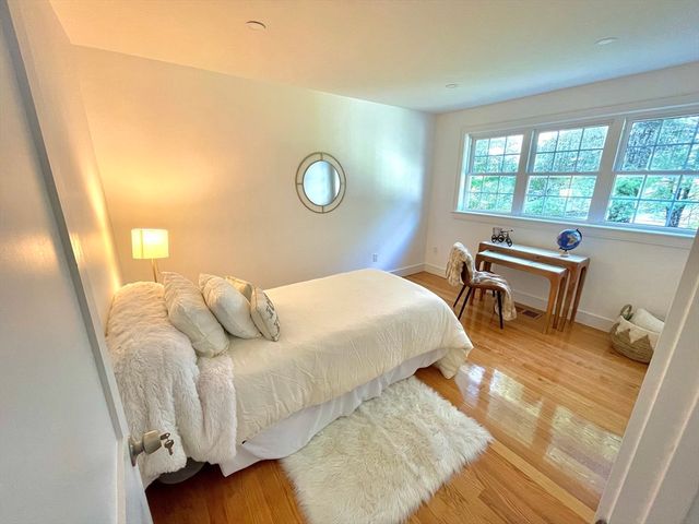 866 Salem St, Groveland, MA 01834