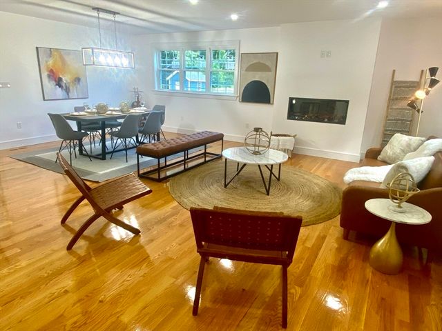 866 Salem St, Groveland, MA 01834
