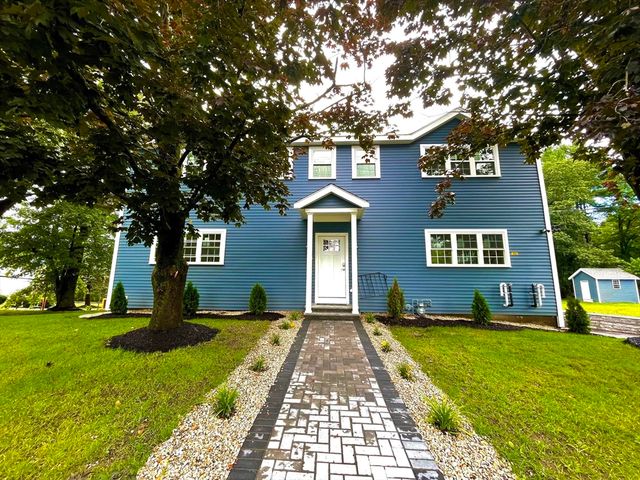 866 Salem St, Groveland, MA 01834