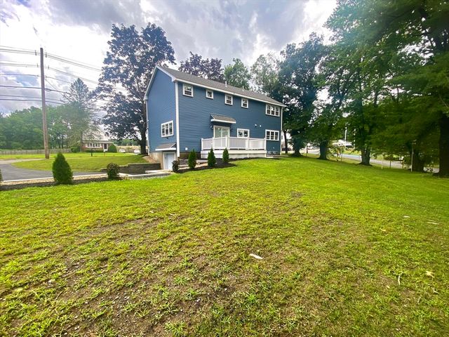 866 Salem St, Groveland, MA 01834