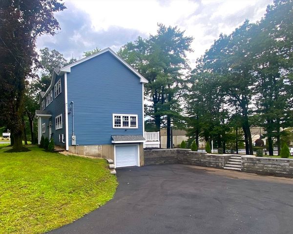 866 Salem St, Groveland, MA 01834
