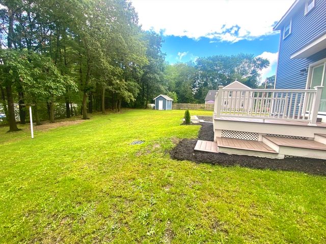 866 Salem St, Groveland, MA 01834