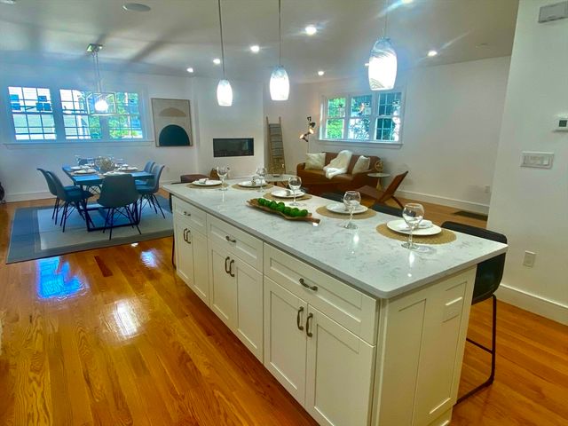 866 Salem St, Groveland, MA 01834