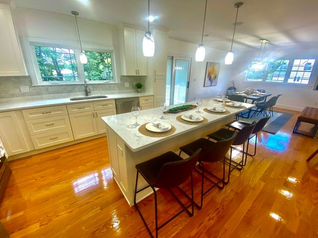 866 Salem St, Groveland, MA 01834