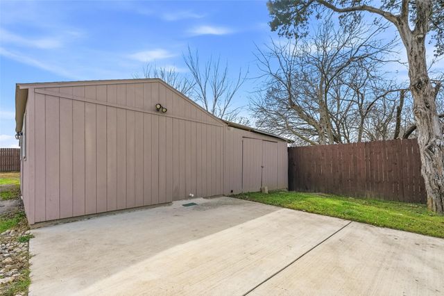 1912 Rayburn Avenue, Mesquite, TX 75149