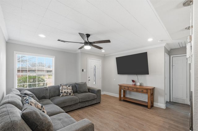 1912 Rayburn Avenue, Mesquite, TX 75149