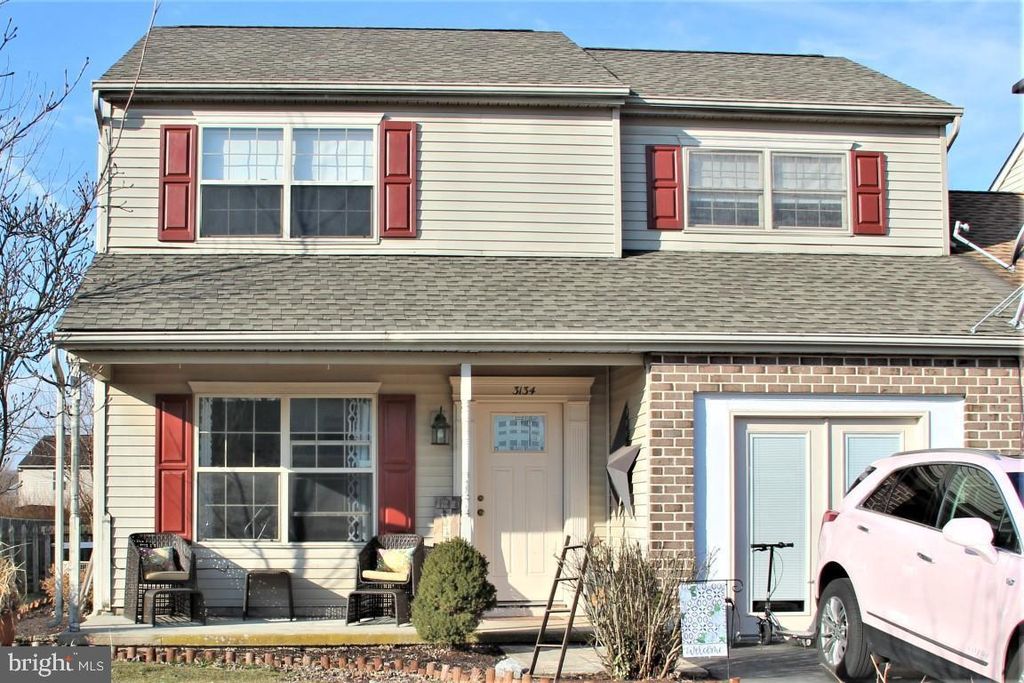 3134 LONG MEADOW DR, Dover, PA 17315
