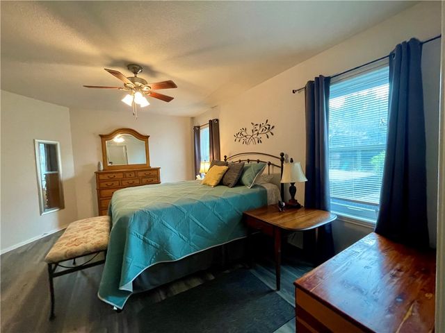 917 Saint Bernard St, Corpus Christi, TX 78418