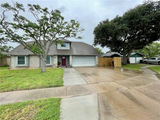 917 Saint Bernard St, Corpus Christi, TX 78418