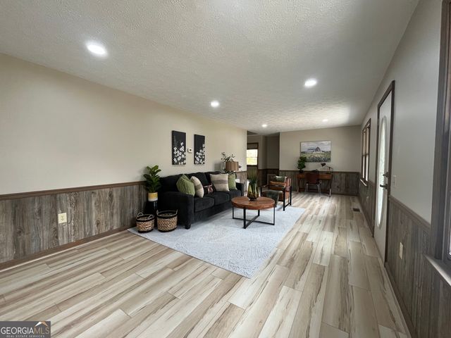 172 Fred Henry Lane, Clayton, GA 30525