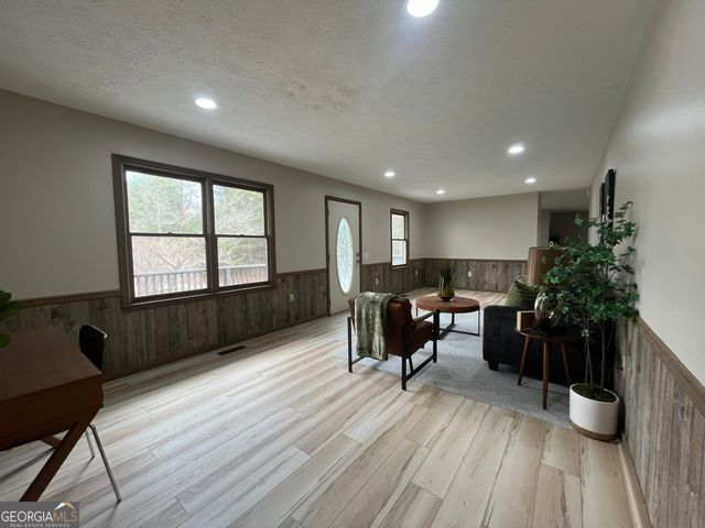 172 Fred Henry Lane, Clayton, GA 30525