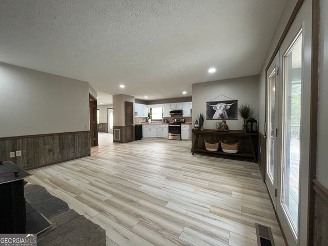 172 Fred Henry Lane, Clayton, GA 30525