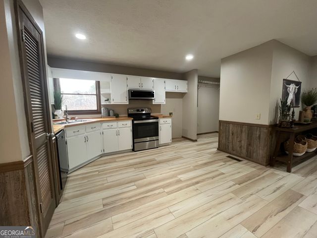 172 Fred Henry Lane, Clayton, GA 30525