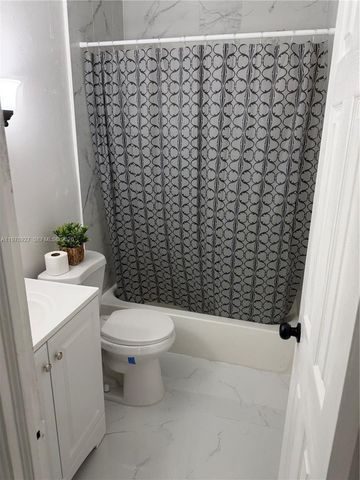 911 NW 45th St, Miami, FL 33127