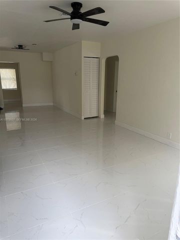 911 NW 45th St, Miami, FL 33127