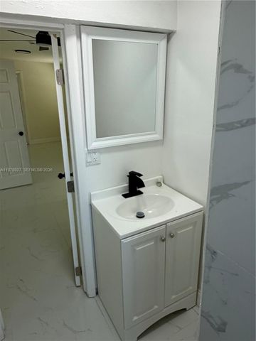 911 NW 45th St, Miami, FL 33127