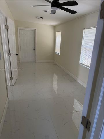 911 NW 45th St, Miami, FL 33127