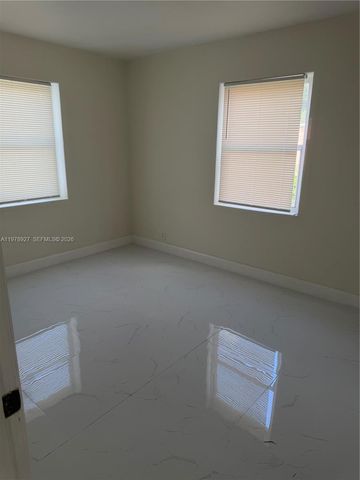 911 NW 45th St, Miami, FL 33127