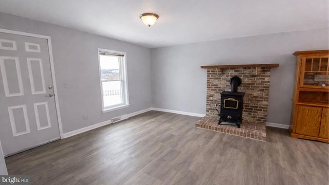 2134 CEMETERY RD, Seven Valleys, PA 17360