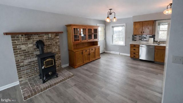 2134 CEMETERY RD, Seven Valleys, PA 17360