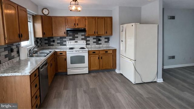 2134 CEMETERY RD, Seven Valleys, PA 17360