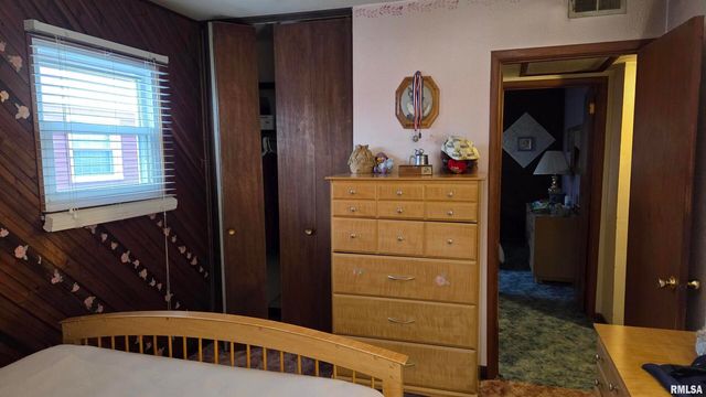 447 7TH Street Court E, Milan, IL 61264