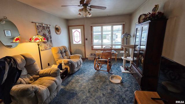 447 7TH Street Court E, Milan, IL 61264