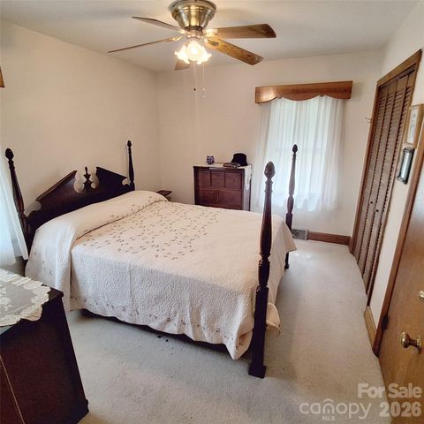 48 Westgate Road, Asheville, NC 28806