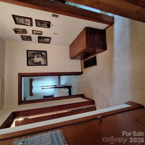 48 Westgate Road, Asheville, NC 28806